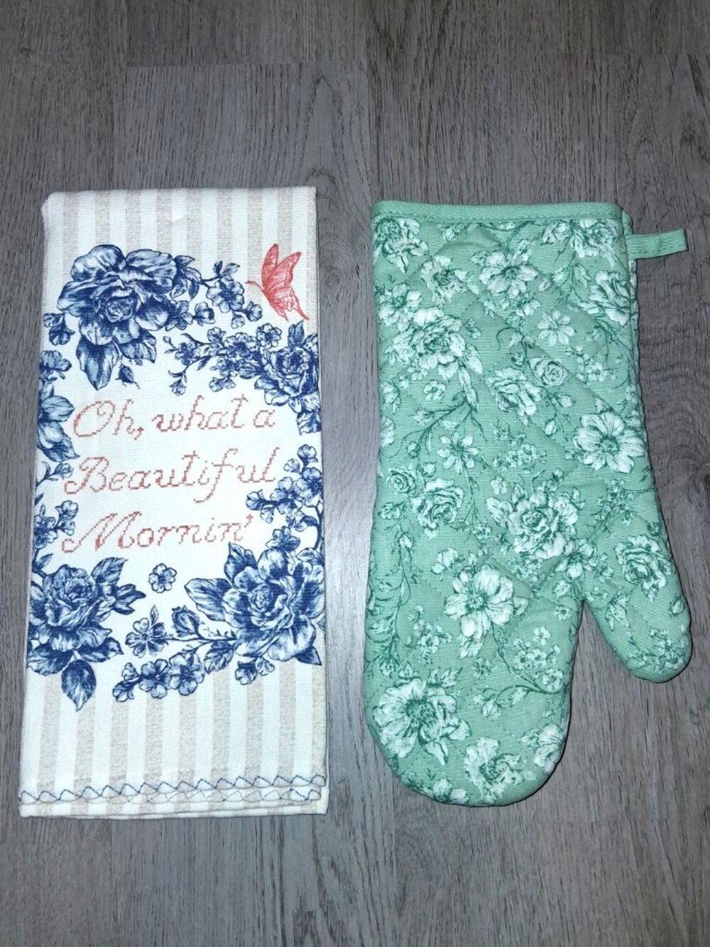 The Pioneer Woman Kitchen Towel and Oven Mitt Set Green Floral Butterfly Striped